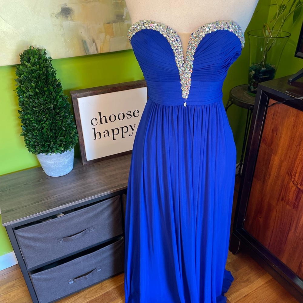 Stunning Royal blue strapless dress